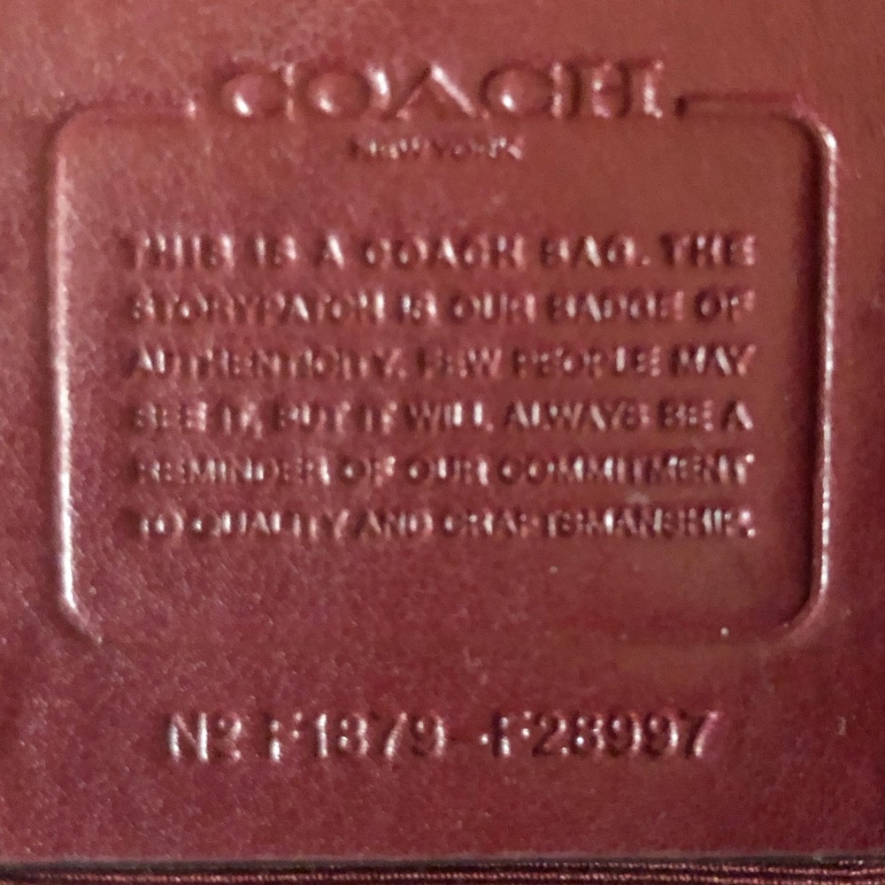 Gorgeous Coach Pebbled Leather Bag Purse In EUC - Picture 9 of 16